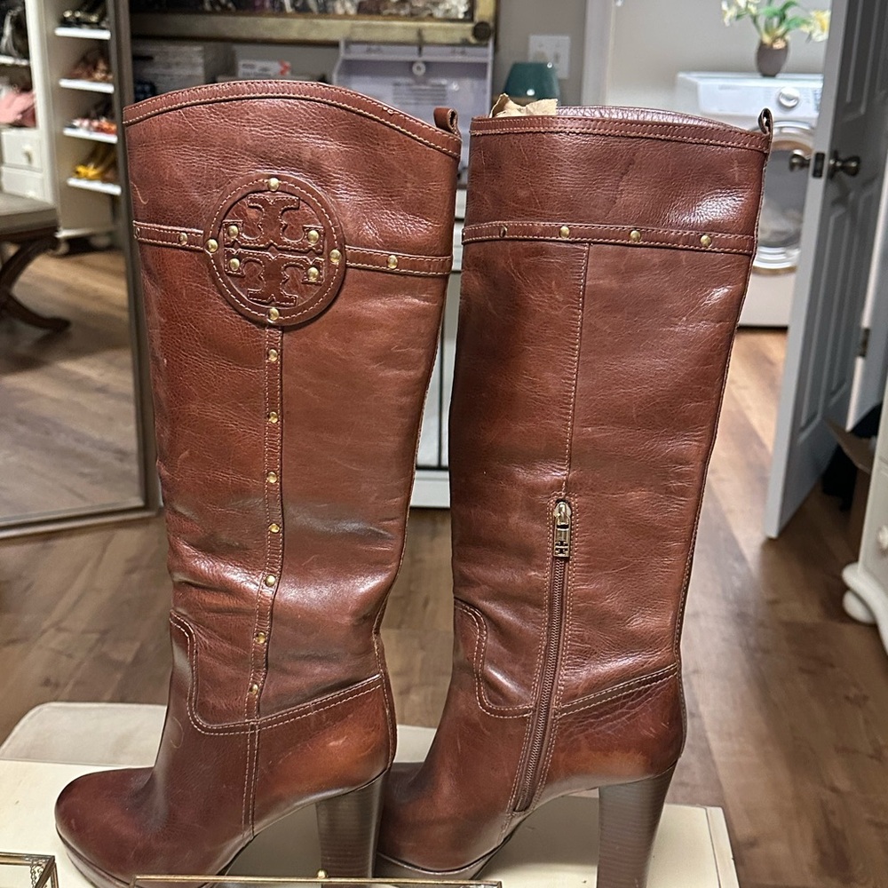 Elegant Tory Burch Brown Leather Knee-High Boots